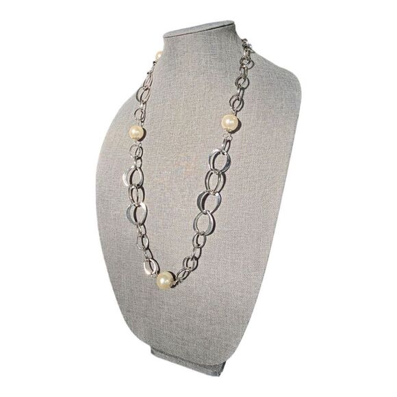 Pearlescent Silver-tone Link Gala Statement Necklace - Picture 11 of 11